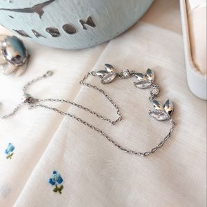 Charmed Aroma Floral Leaf Drawstring Bracelet